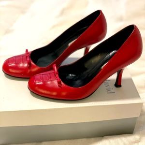 Charles David Red round toed heels!